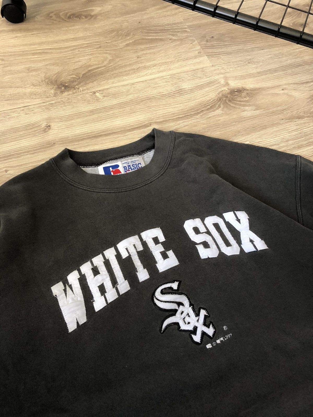 Russell Athletic Vintage Russell Athletic White Sox Baseball Faded Sweatshirt Size US L / EU 52-54 / 3 - 3 Thumbnail