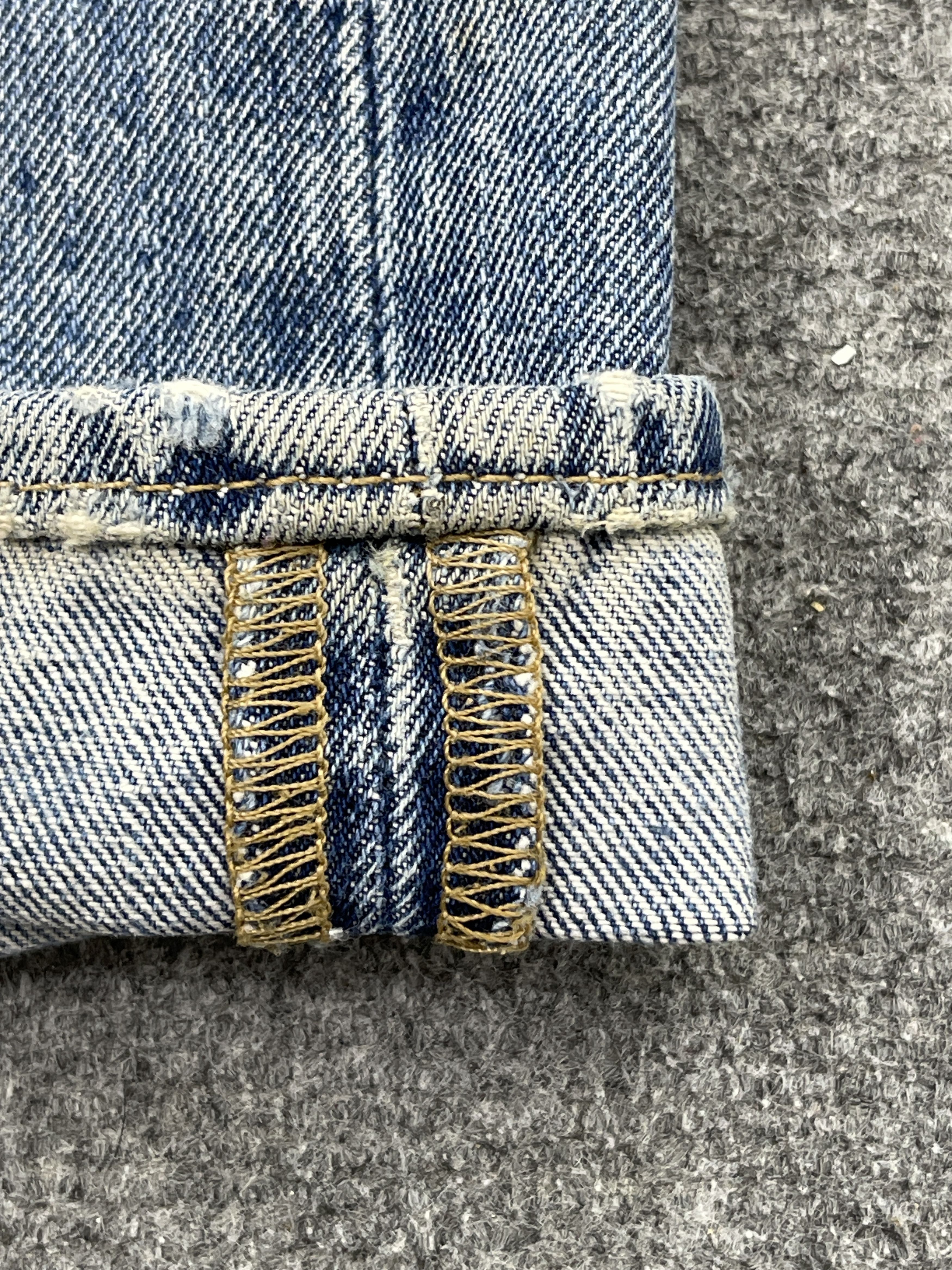 Levi's × Vintage Dirty Vintage Levis 501 Faded Blue Jeans Size US 37 - 10 Thumbnail