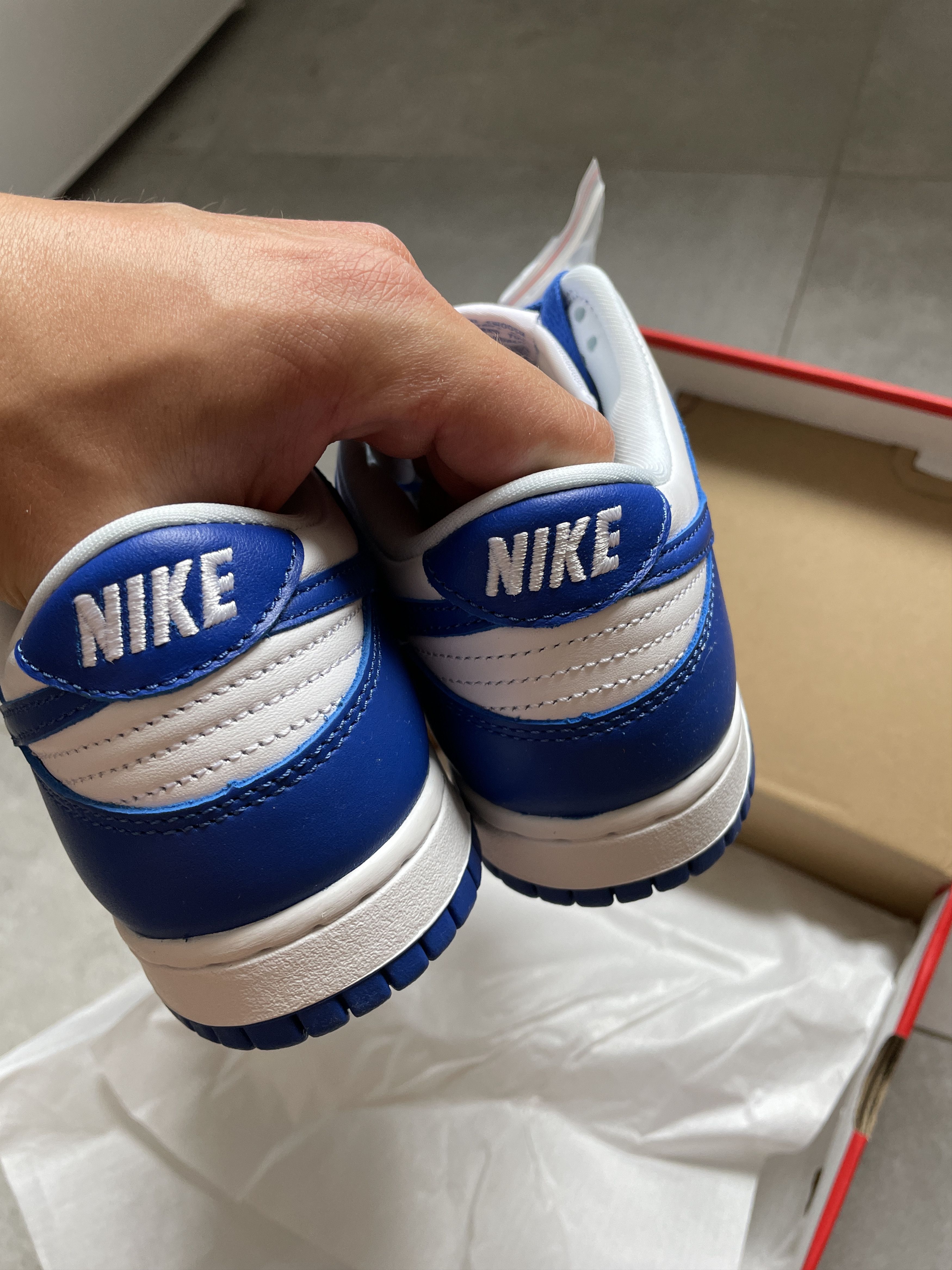 Nike NIKE WMNS DUNK LOW SP WHITE VARSITY ROYAL Size US 5.5 / EU 38 - 5 Thumbnail