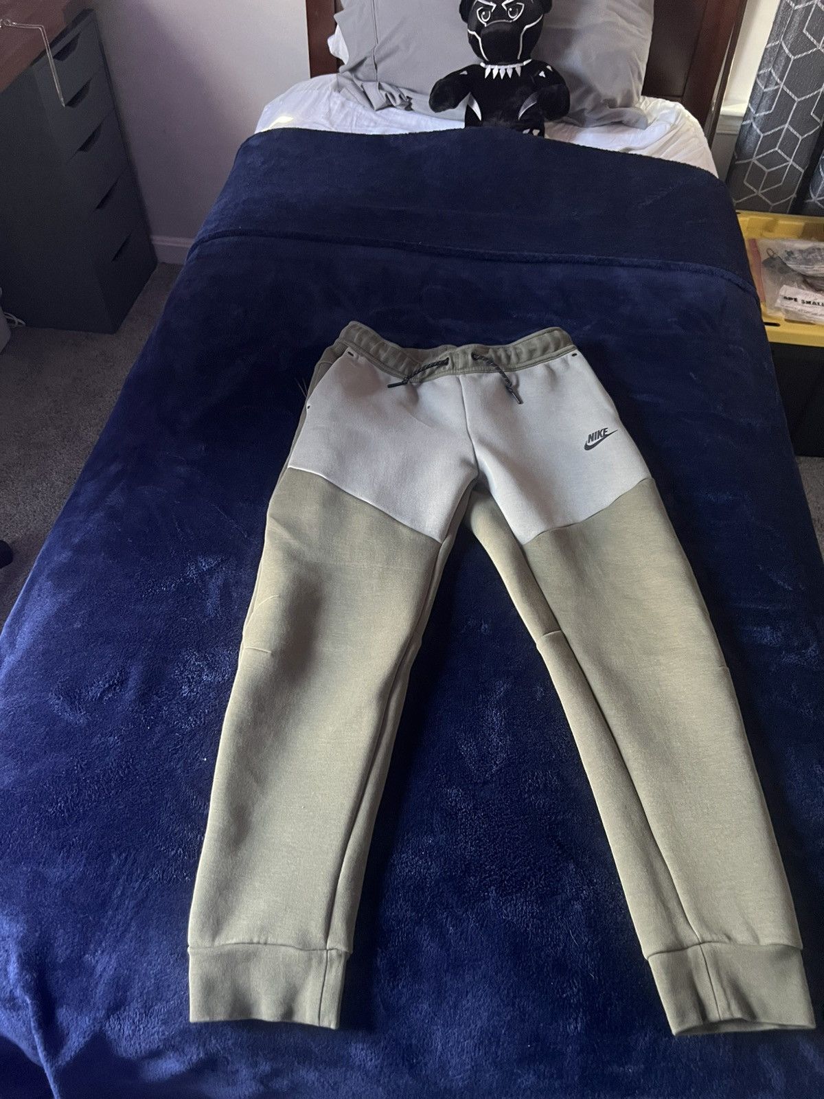 Nike Nike Tech Bottoms Olive green Size US 28 / EU 44 - 4 Thumbnail