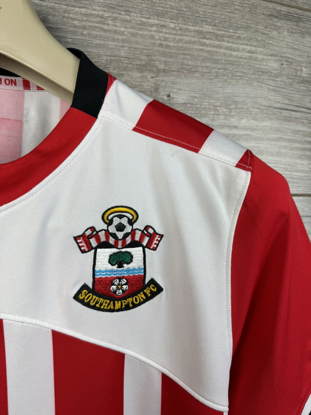 Under Armour SOUTHAMPTON 2016 2017 SHIRT FOOTBALL SOCCER UNDER ARMOUR Size US S / EU 44-46 / 1 - 7 Thumbnail