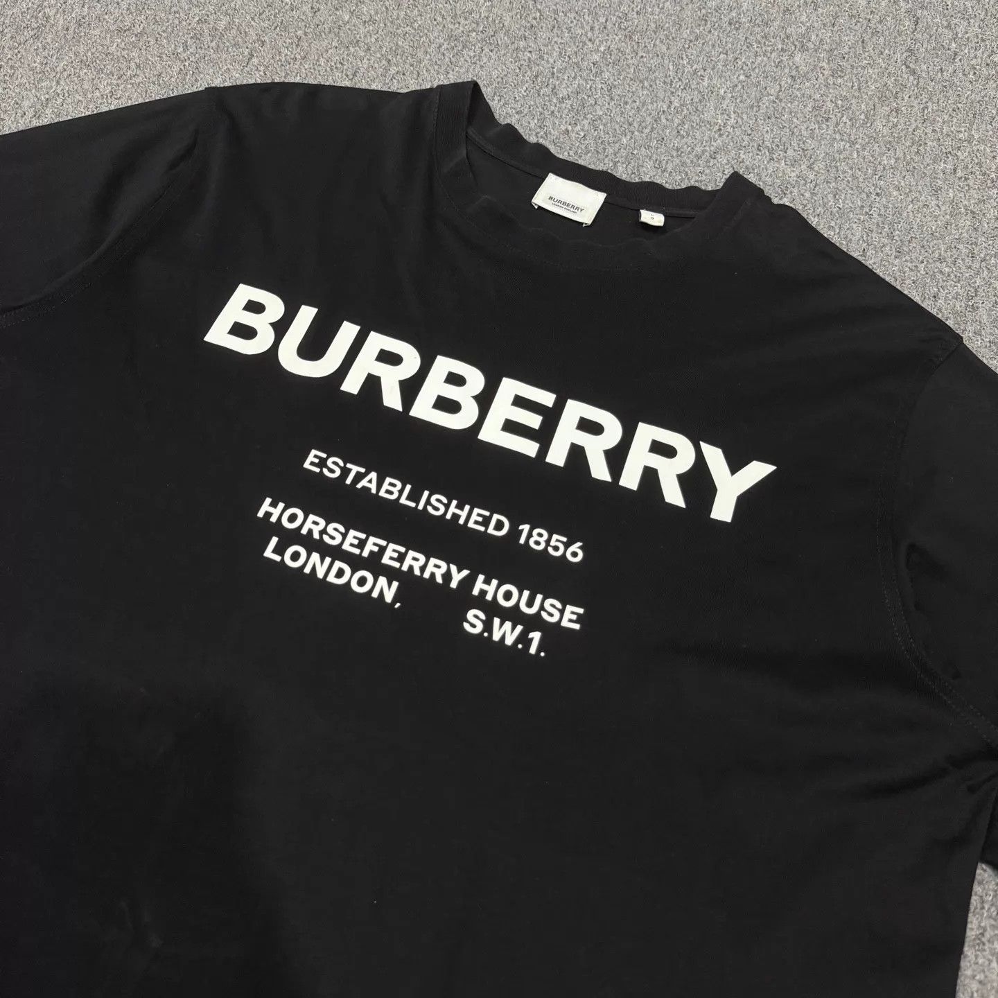 Burberry Burberry Black Logo SS Tee L 99 New Size US L / EU 52-54 / 3 - 3 Thumbnail