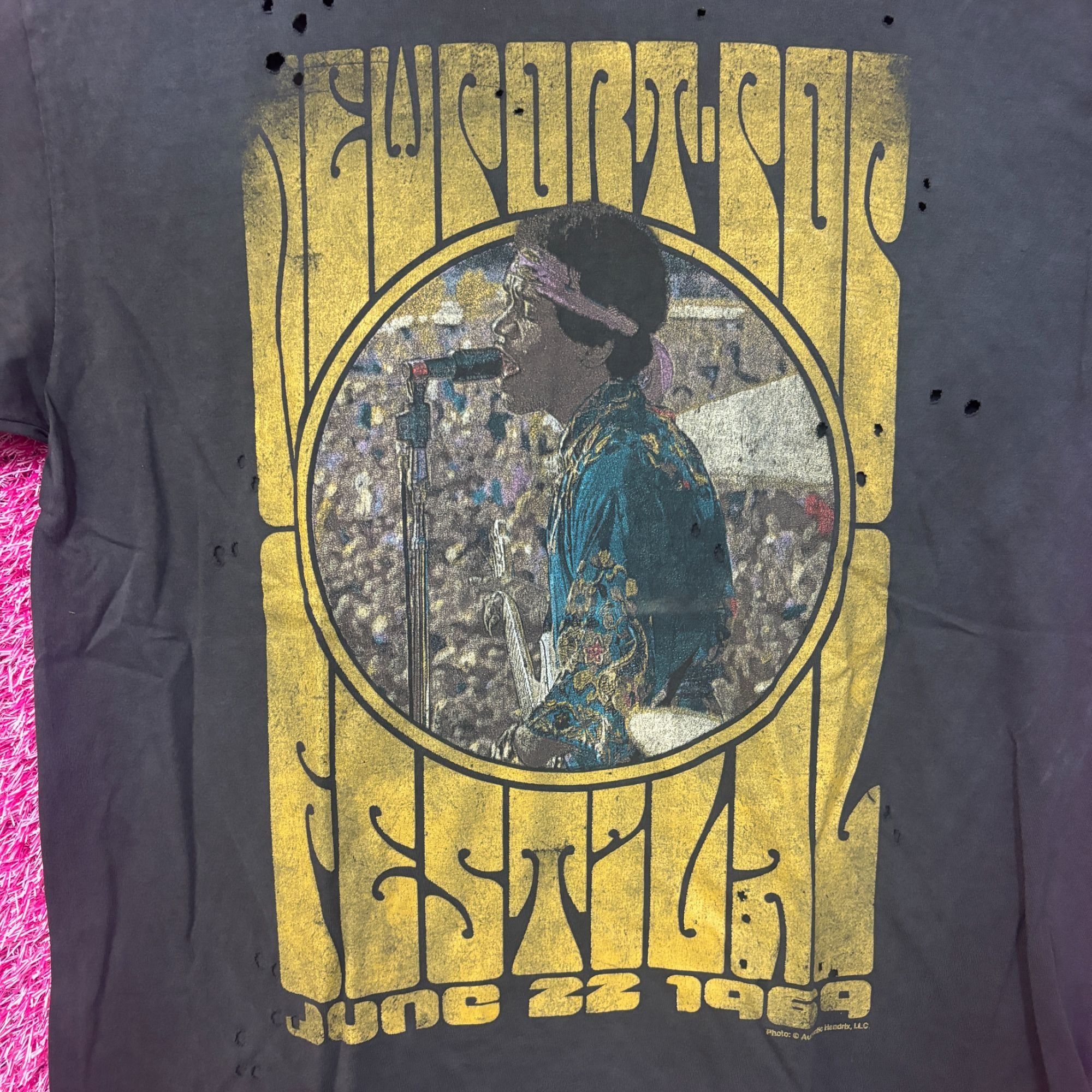 Jimi Hendrix Jimi Hendrix 1969 Newport Pop Festival Distressed Rock Tee M Size US M / EU 48-50 / 2 - 2 Thumbnail
