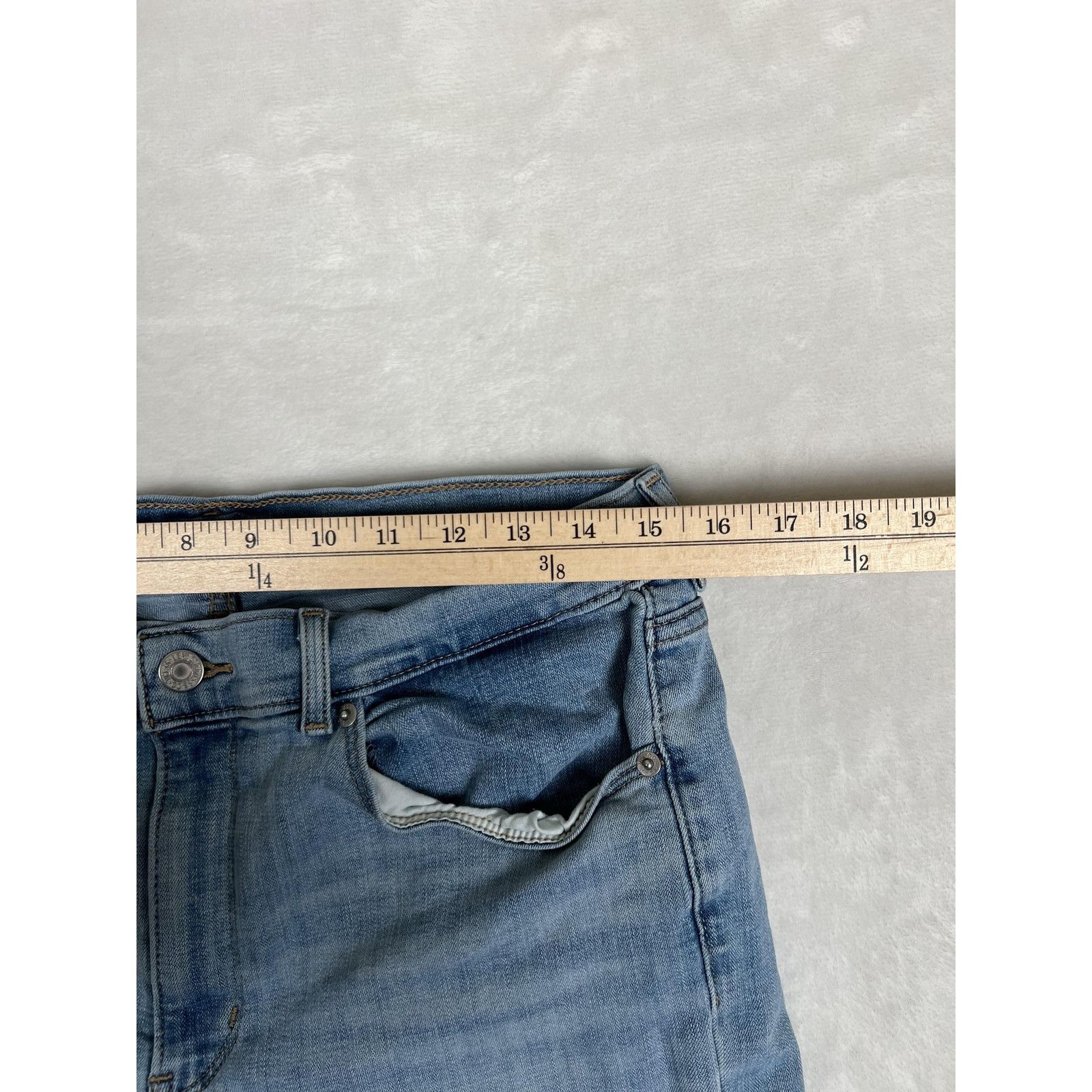 Levi's Levi's Classic Shorts Women's 30 Blue Light Wash Denim Stret Size 30" / US 8 / IT 44 - 4 Thumbnail