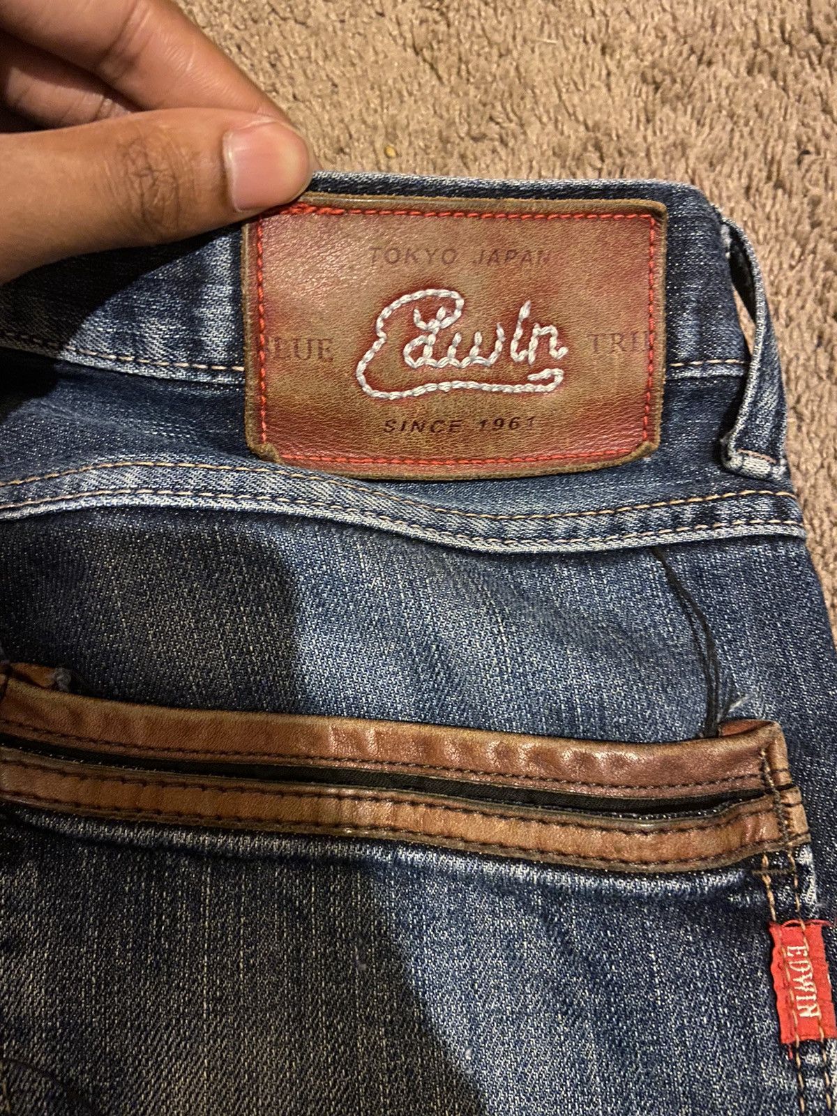 Edwin × Japanese Brand × Vintage VINTAGE Edwin Blue Trip Denim Jeans w/ Leather Pockets Size US 34 / EU 50 - 6 Thumbnail