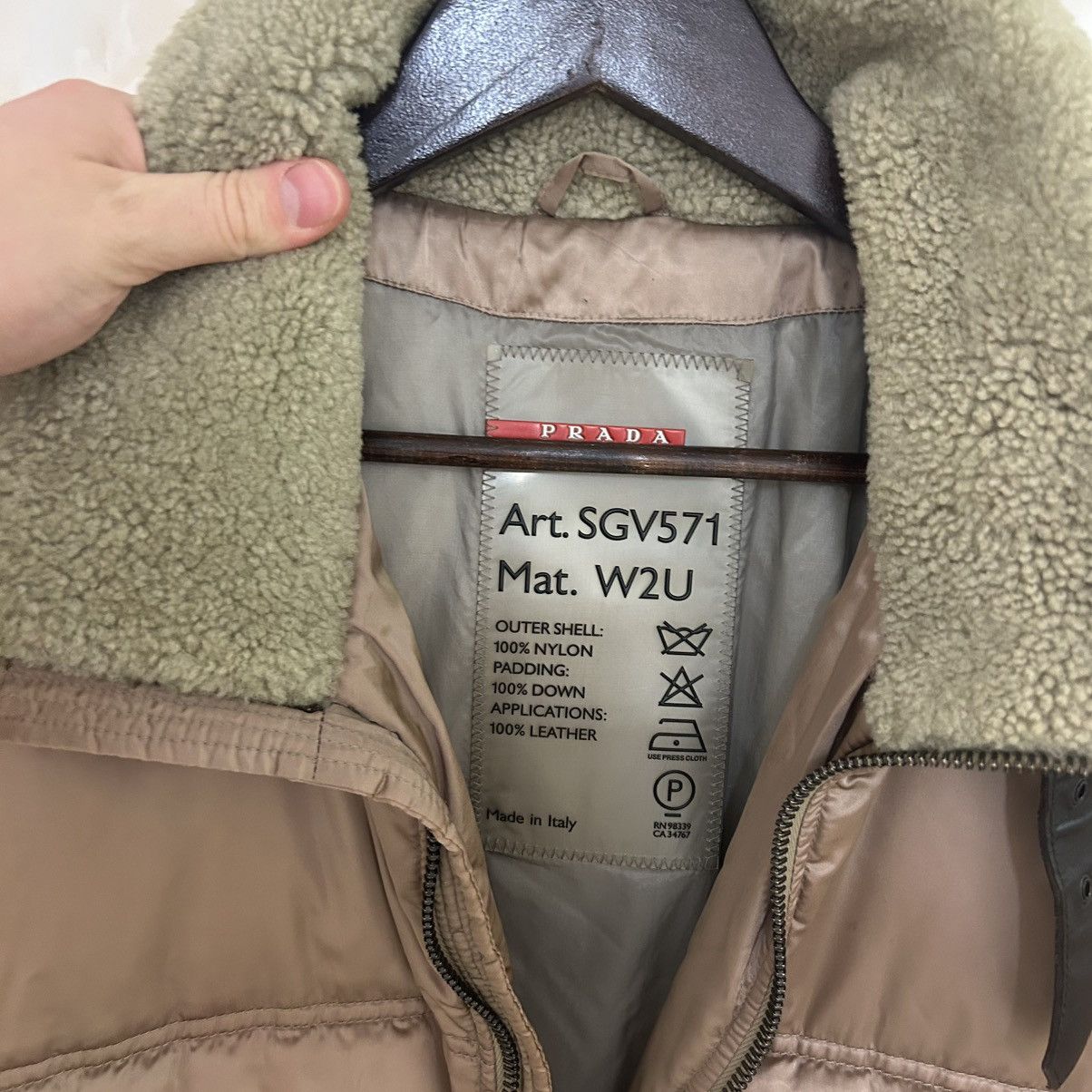 Prada Prada Down Puffer Jacket Made in Italy Pink Shearling Size L / US 10 / IT 46 - 2 Thumbnail