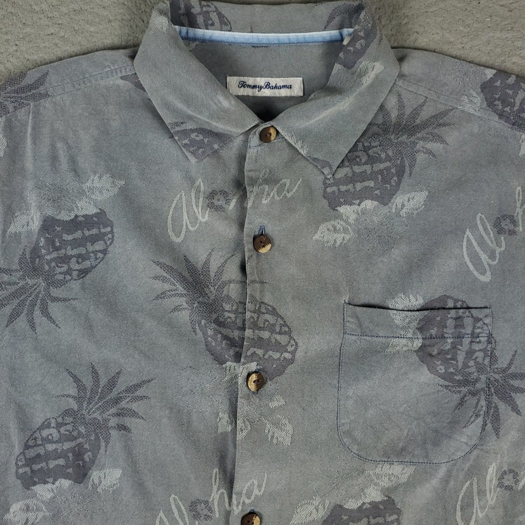 Tommy Bahama Tommy Bahama Shirt Mens L Gray/Blue Silk Blend Hawaiian Button Up Dress Casual Workwear Button-Up Collared Short Sleeve Navy Blue Size US L / EU 52-54 / 3 - 2 Thumbnail