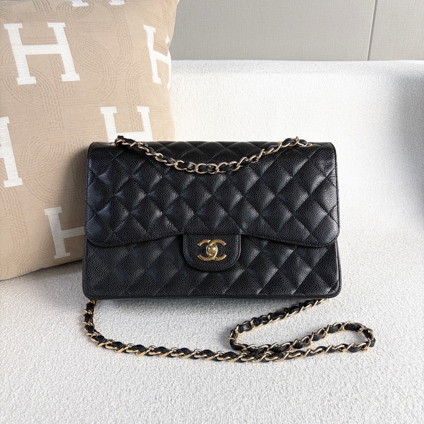 Chanel Pre-loved Bag Very good condition Size ONE SIZE - 1 Thumbnail