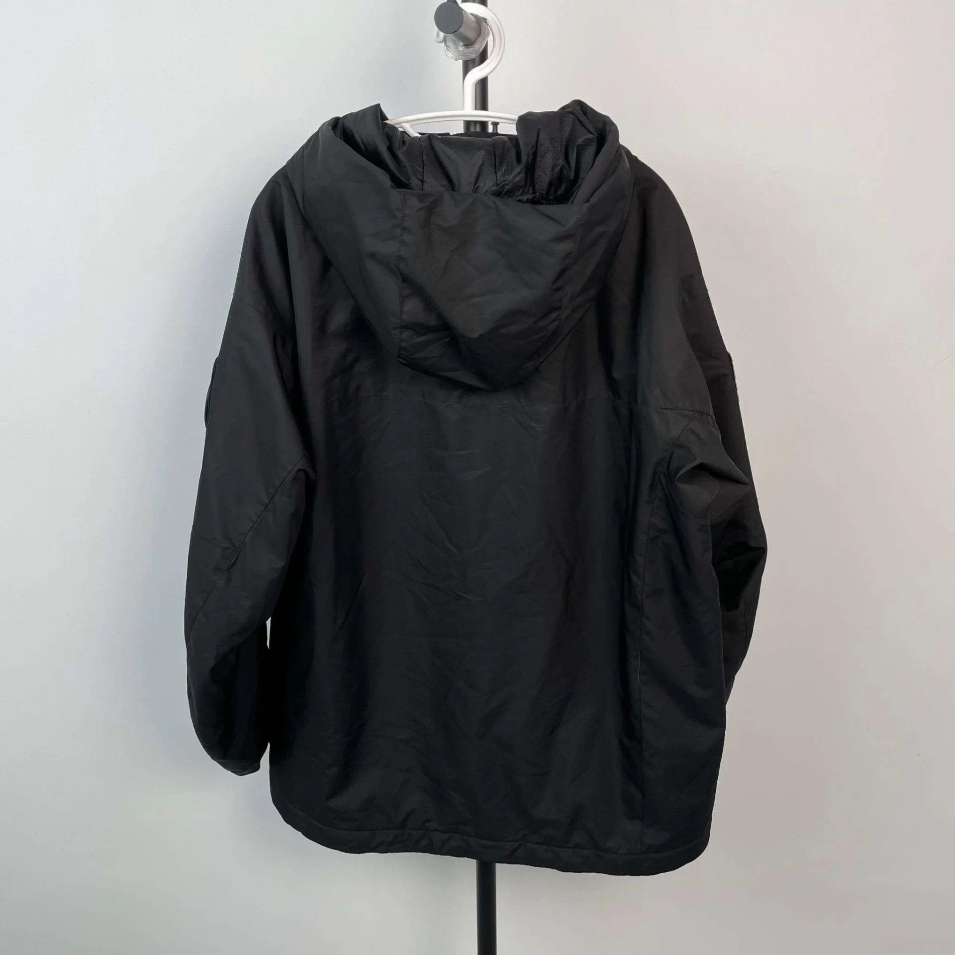 Burberry Burberry Cotton Puffer Jacket Black 180 Size US XL / EU 56 / 4 - 2 Thumbnail
