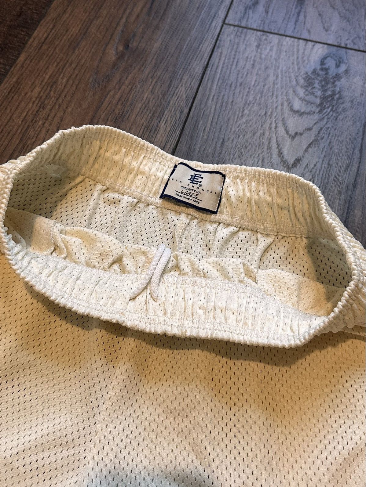Eric Emanuel Eric Emanuel Basic Short Antique White Yellow Brown Sz Large Size US 34 / EU 50 - 4 Thumbnail