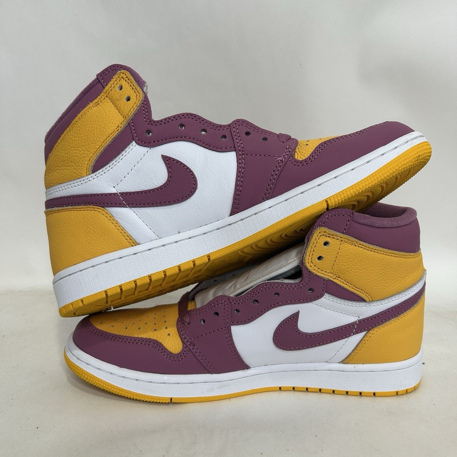 Jordan Brand Nike Air Jordan 1 Retro High OG “Brotherhood” Size US 8.5 / EU 41-42 - 3 Thumbnail