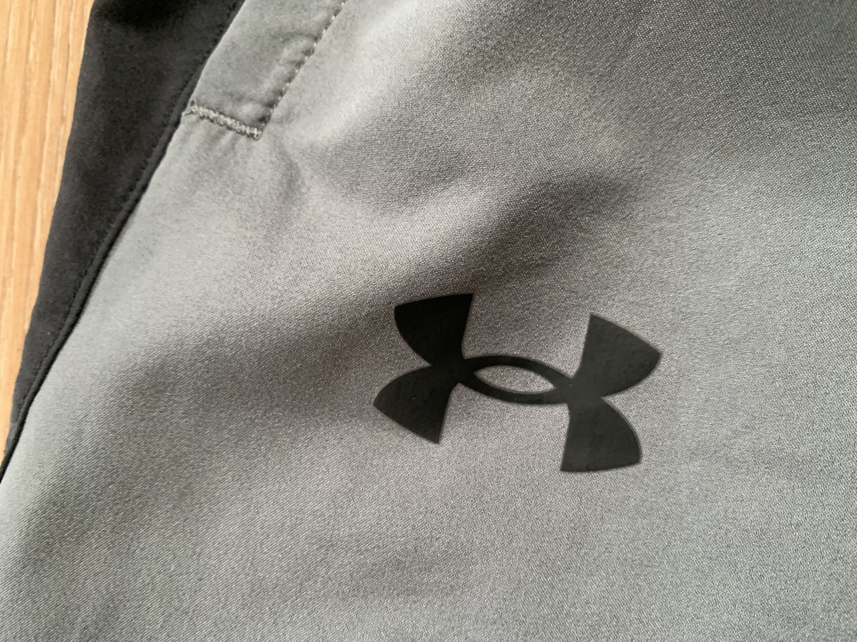 Under Armour Youth Under Armour Fitted Grey Training Shorts Size US 34 / EU 50 - 4 Thumbnail
