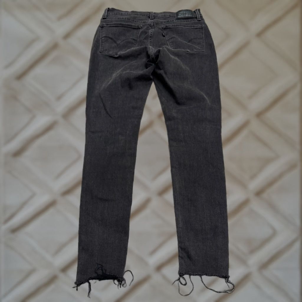 Levi's Levi's 710 Jeans Womens 30 Black Mid Rise Distressed Stretch Denim Skinny Pocket Zipper Button Size 30" / US 8 / IT 44 - 1 Thumbnail