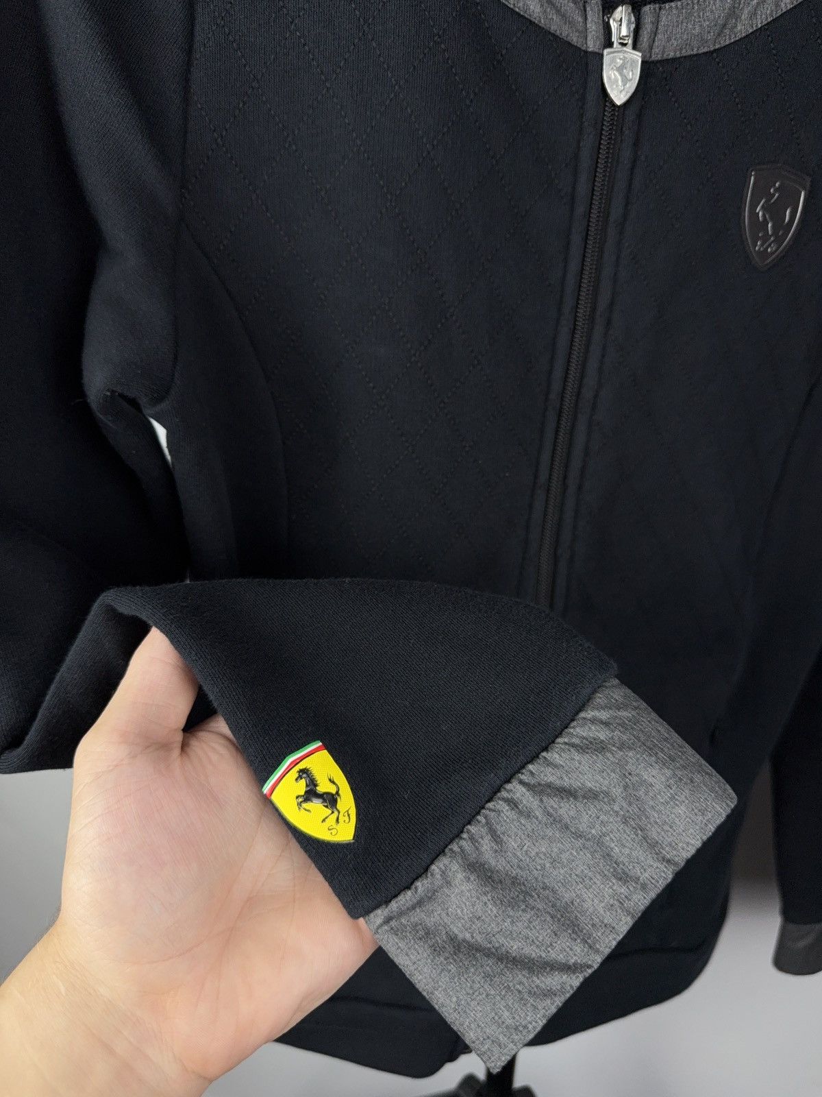 Ferrari Vintage 00s Faded Ferrari x Puma full zip sweatshirt Size L / US 10 / IT 46 - 7 Thumbnail