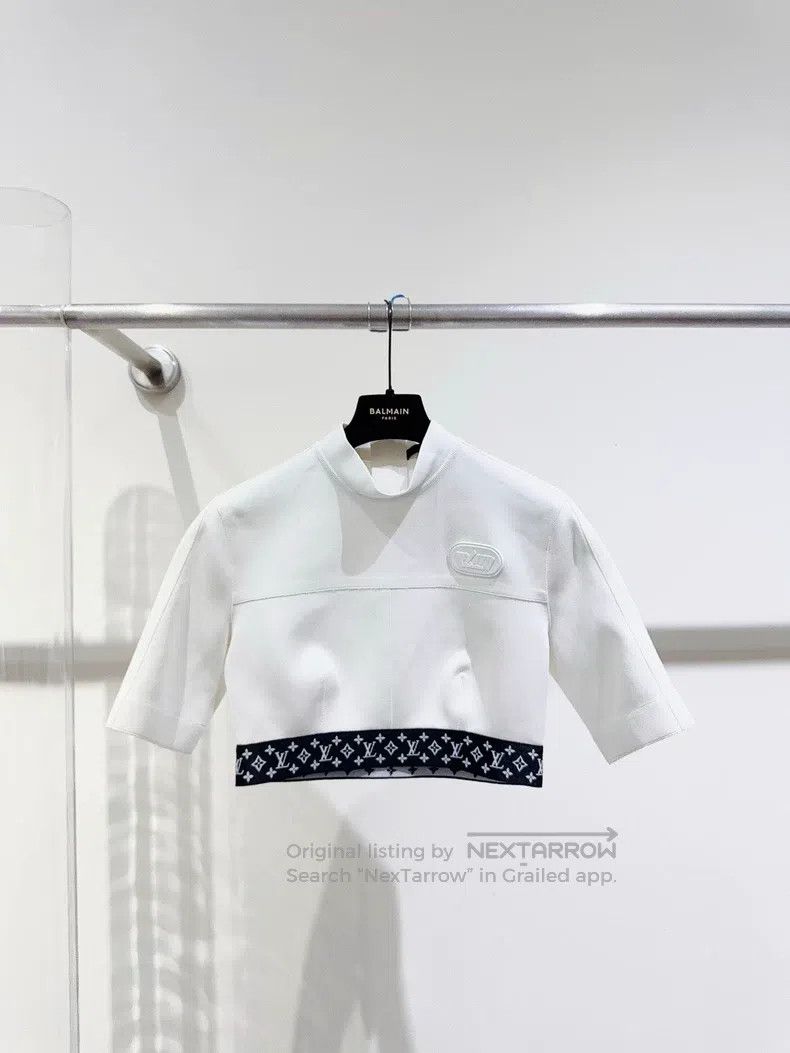 Louis Vuitton Louis Vuitton short sleeves Size XS / US 0-2 / IT 36-38 - 1 Thumbnail