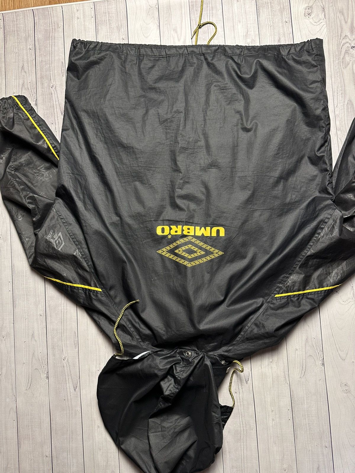 Umbro × Vintage Vintage Umbro Pro training light jacket size L monogram logo Size US L / EU 52-54 / 3 - 10 Thumbnail