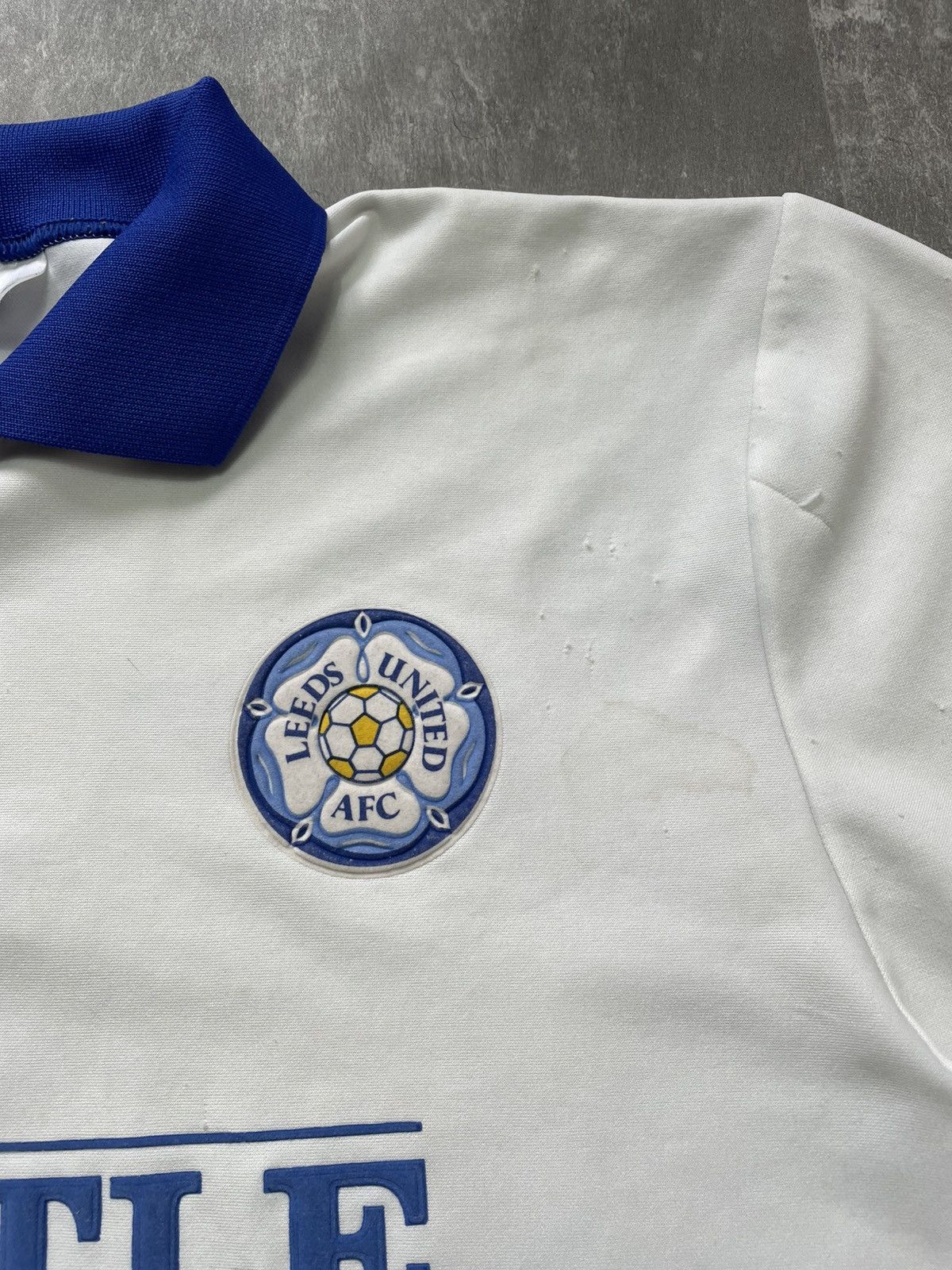 Asics Vintage Asics Leeds United 1993 1994 1995 Home Jersey Shirt Size US L / EU 52-54 / 3 - 6 Thumbnail