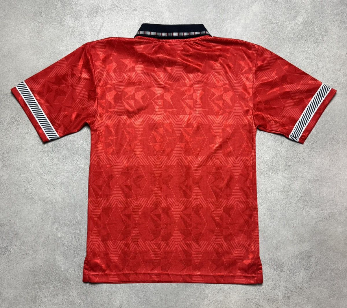 Vintage England 1990 1992 Away Football Soccer Jersey Vintage Size US S / EU 44-46 / 1 - 2 Thumbnail
