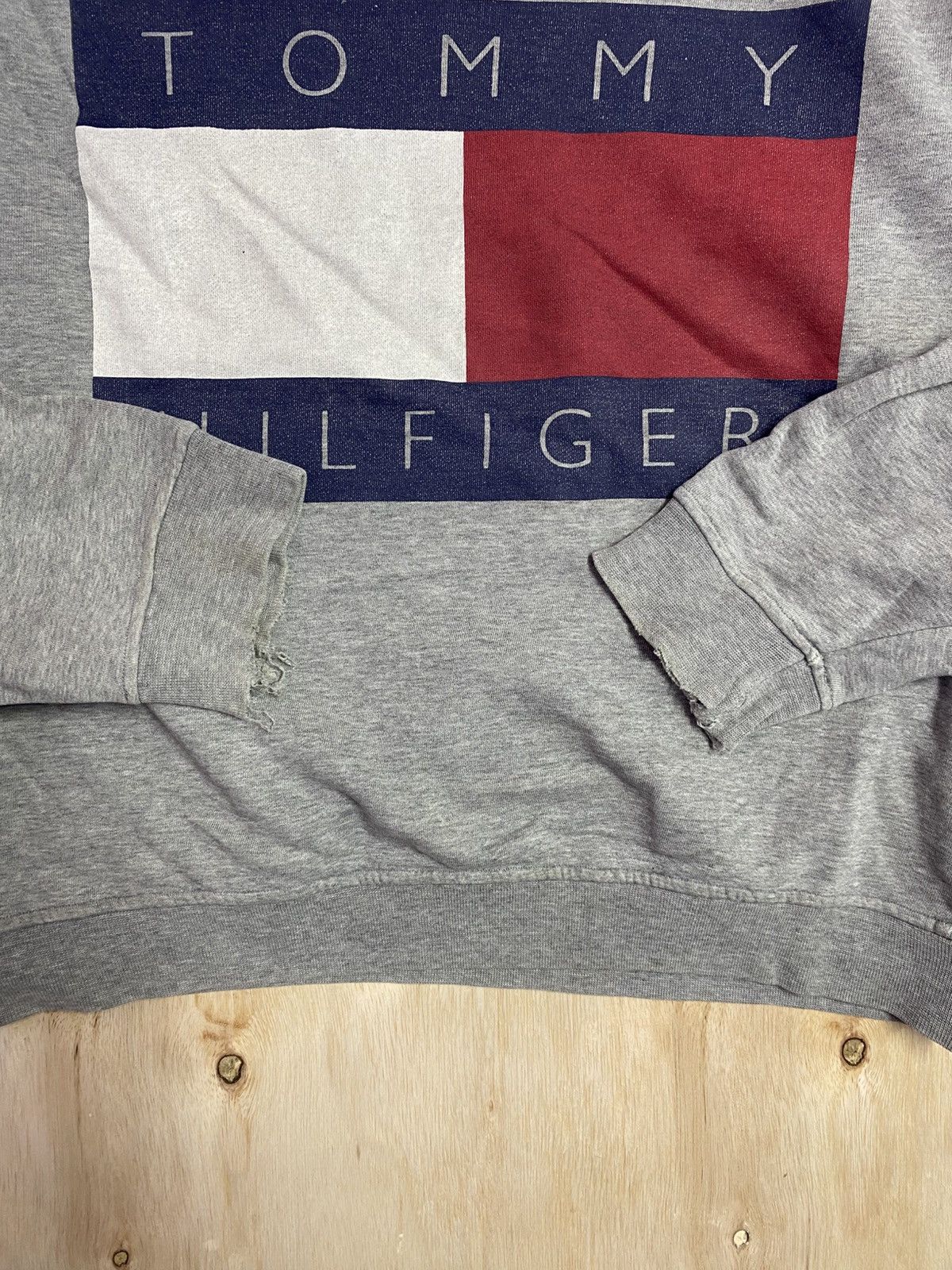 Tommy Hilfiger vintage Tommy Hilfiger sweatshirt with a large flag Size US XL / EU 56 / 4 - 3 Thumbnail