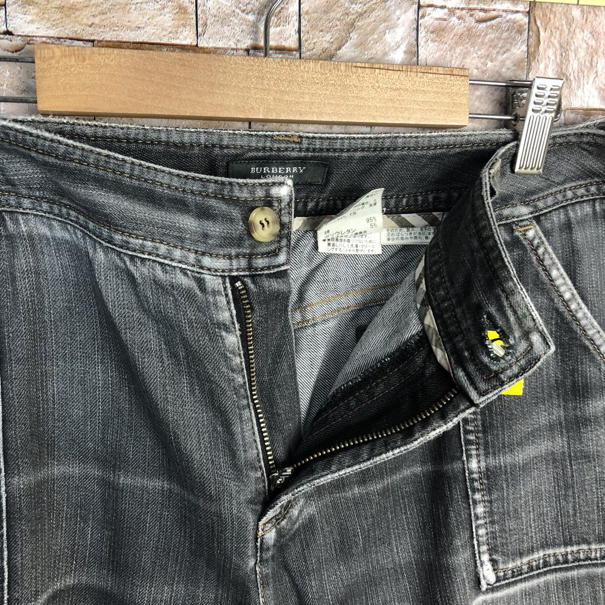 Burberry Burberry Black faded Denim Pants #A431 Size 30" / US 8 / IT 44 - 12 Thumbnail