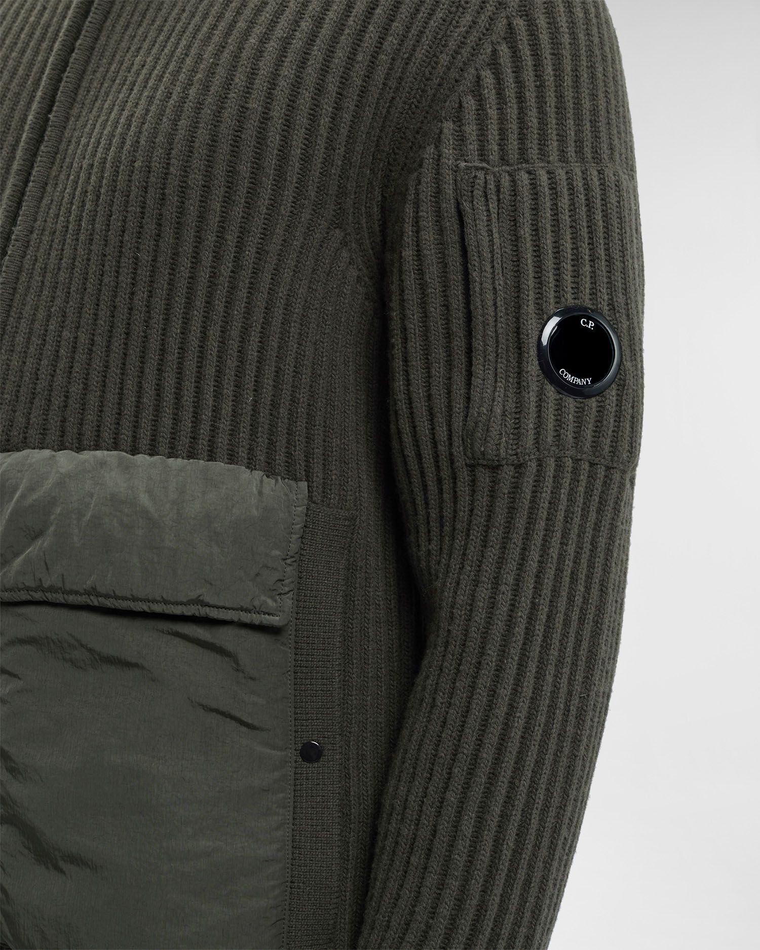 C.P. Company o1y1224 Cardigan in Dark Green Size US M / EU 48-50 / 2 - 5 Thumbnail