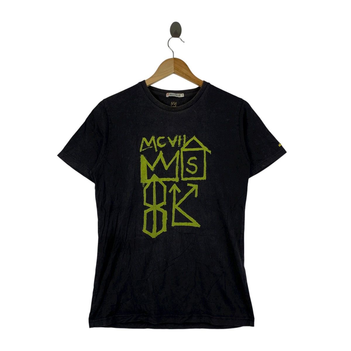 Uniqlo Uniqlo UT x Jean-Michel Basquiat Black Graphic Tee Shirt Size US S / EU 44-46 / 1 - 1 Thumbnail