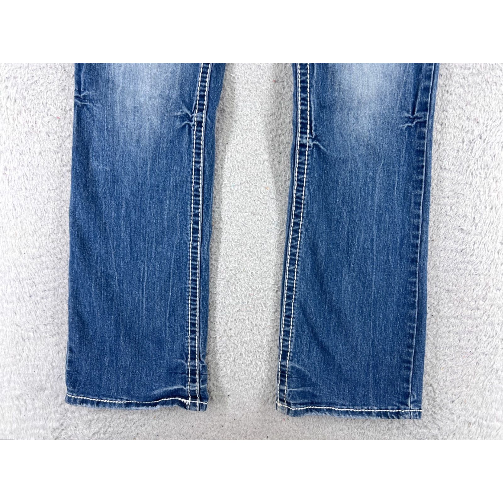 Vintage Maurices Women's Jeans Size 9 Blue Denim Low Rise Flared Embroidered 5-Pocket Regular Fit Size 30" / US 8 / IT 44 - 2 Thumbnail