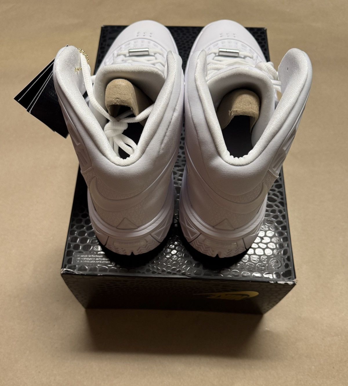 Nike Nike Zoom Air Kobe III 3 Protro Halo Men’s size 7.5 NEW! Size US 7.5 / EU 40-41 - 4 Thumbnail