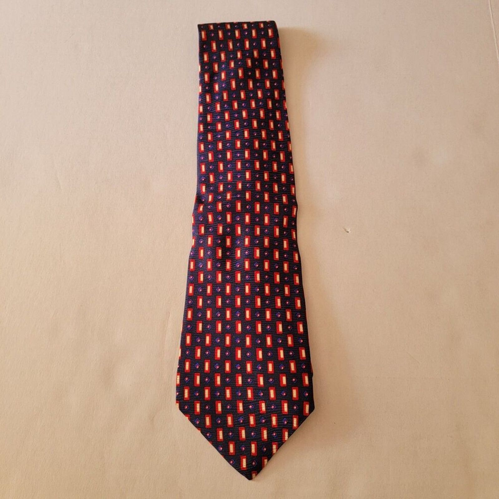 Fossil Fossil Tie Dark Navy w/Red & White Squares - 100% Silk Size ONE SIZE - 2 Thumbnail