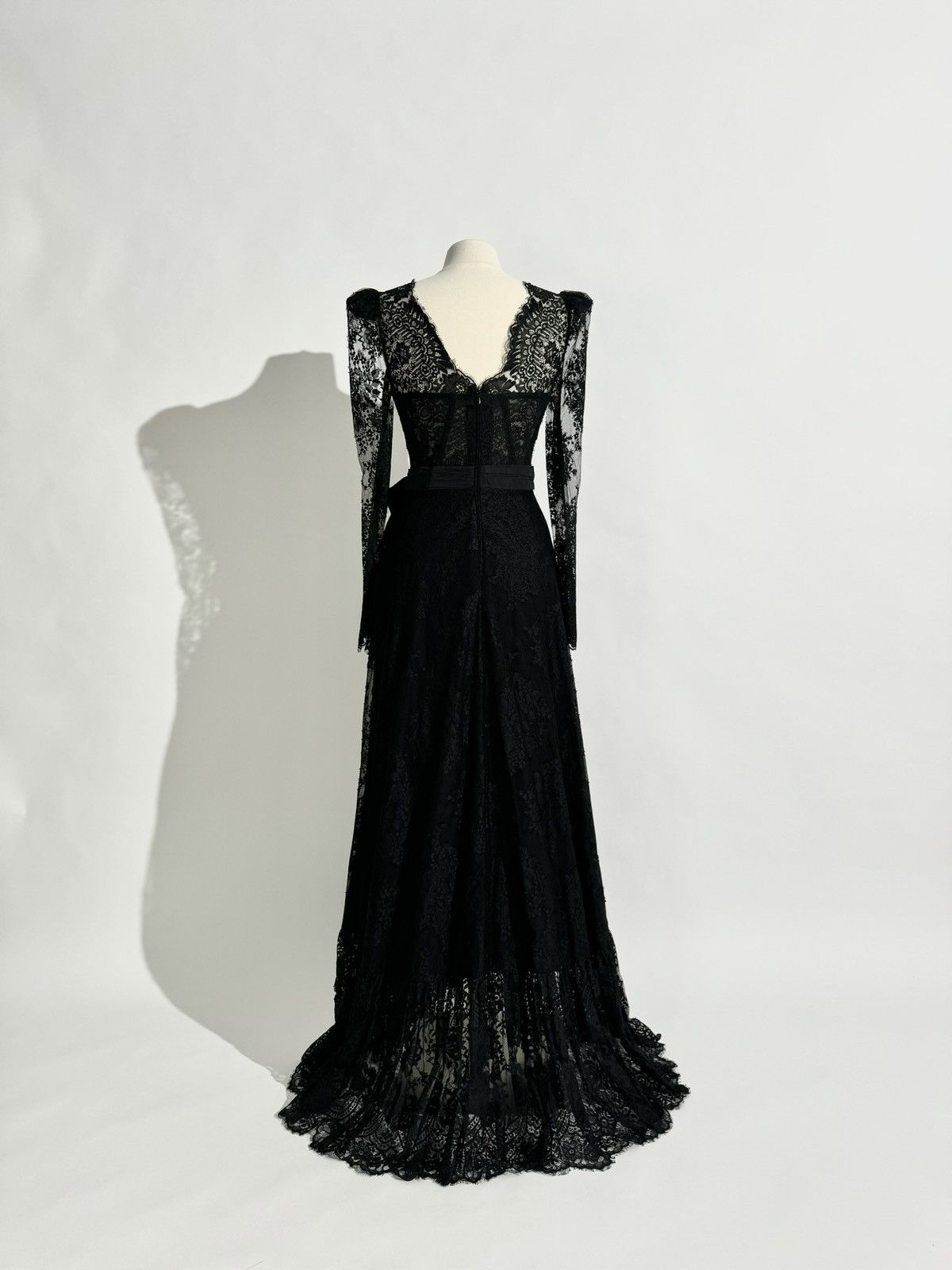 Zuhair Murad Brand New US 6-8 ZUHAIR MURAD Chantilly Lace Evening Gown Size M / US 6-8 / IT 42-44 - 8 Thumbnail