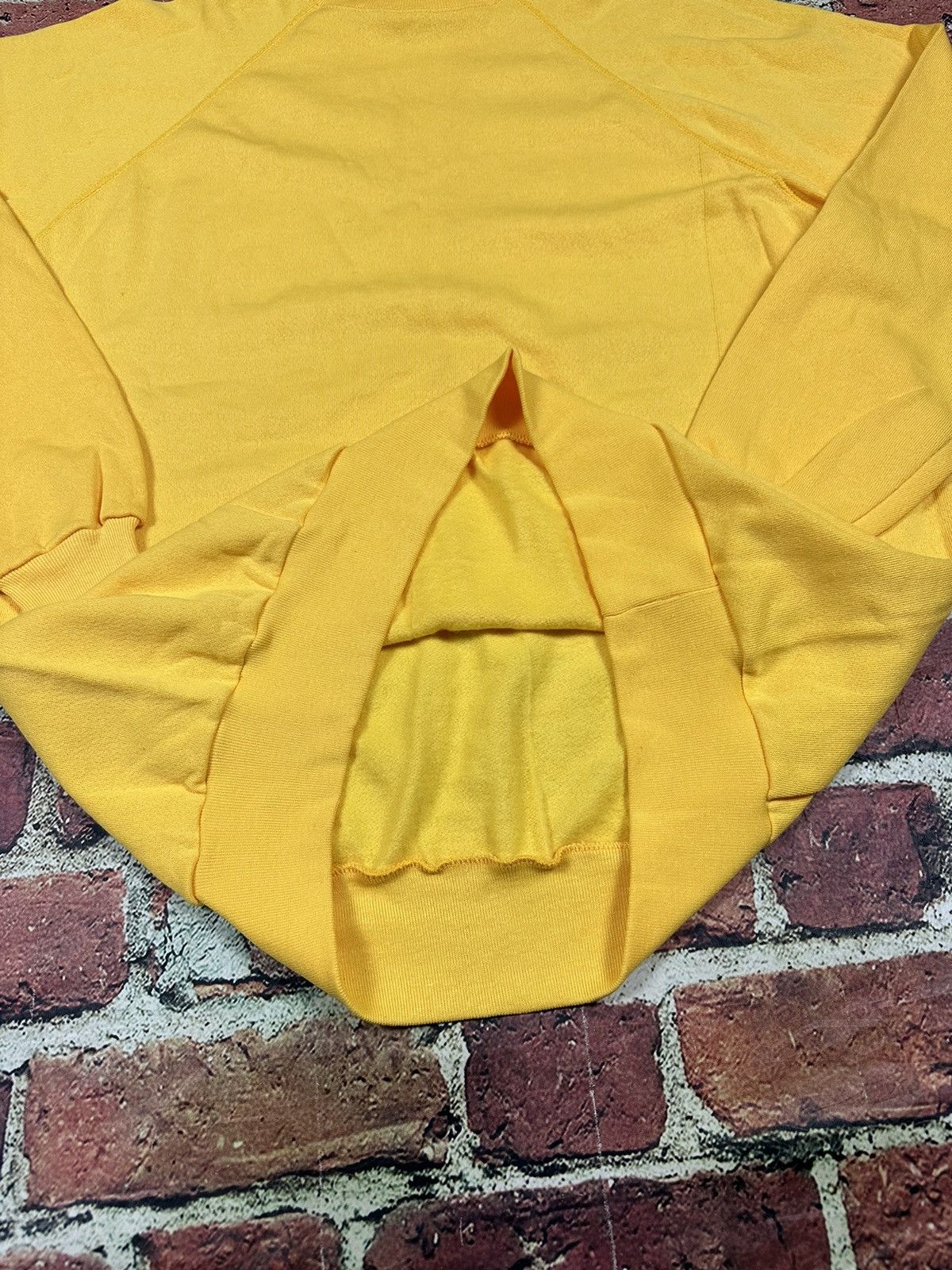 Vintage Vintage Blank JE Morgan Sweatshirt 80s Crewneck Yellow NEW Size US XXL / EU 58 / 5 - 5 Thumbnail
