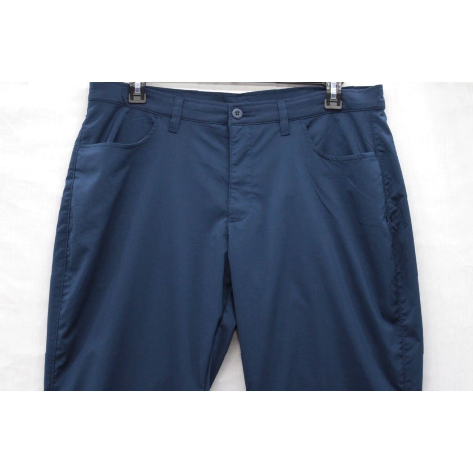 Under Armour Under Armour Golf Pants Mens 38X29 Blue Loose Fit Flat Front Nylon Poly Preppy Size US 38 / EU 54 - 2 Thumbnail