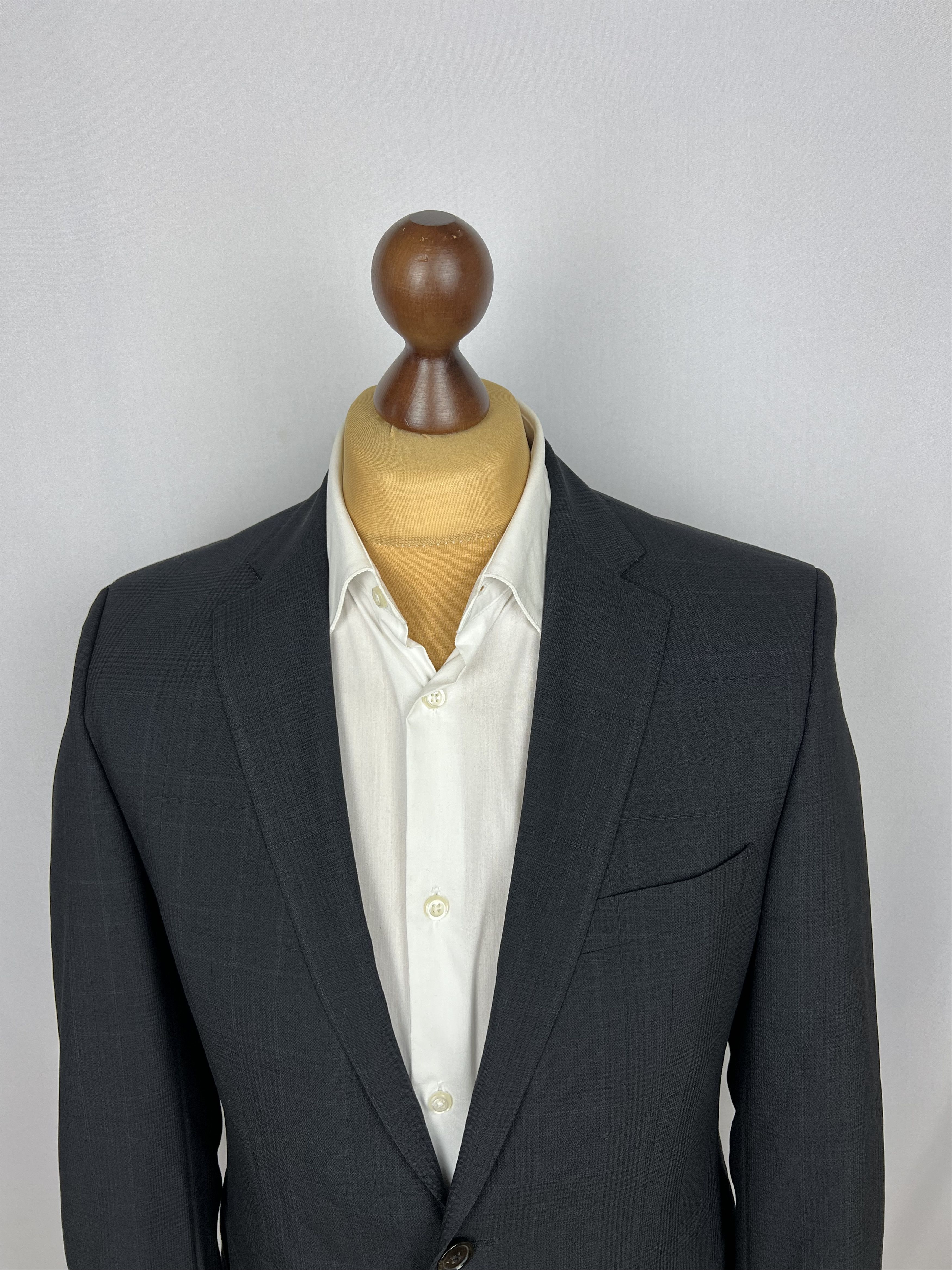 Hugo Boss Dark-Gray Plaid 100% Wool 2 Piece Modern Suit Regular Size 36R - 5 Thumbnail