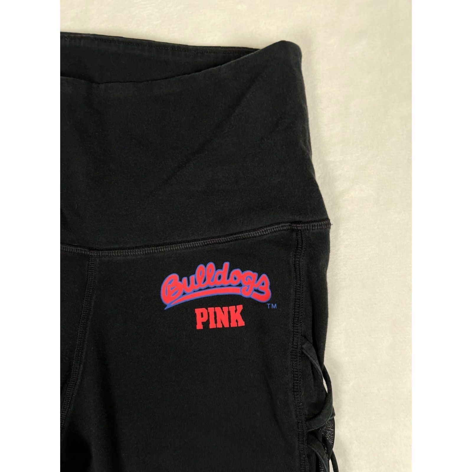 Victoria's Secret Victoria's Secret PINK Fresno State Bulldogs Black Yoga Pants Capri Size 28" / US 6 / IT 42 - 2 Thumbnail