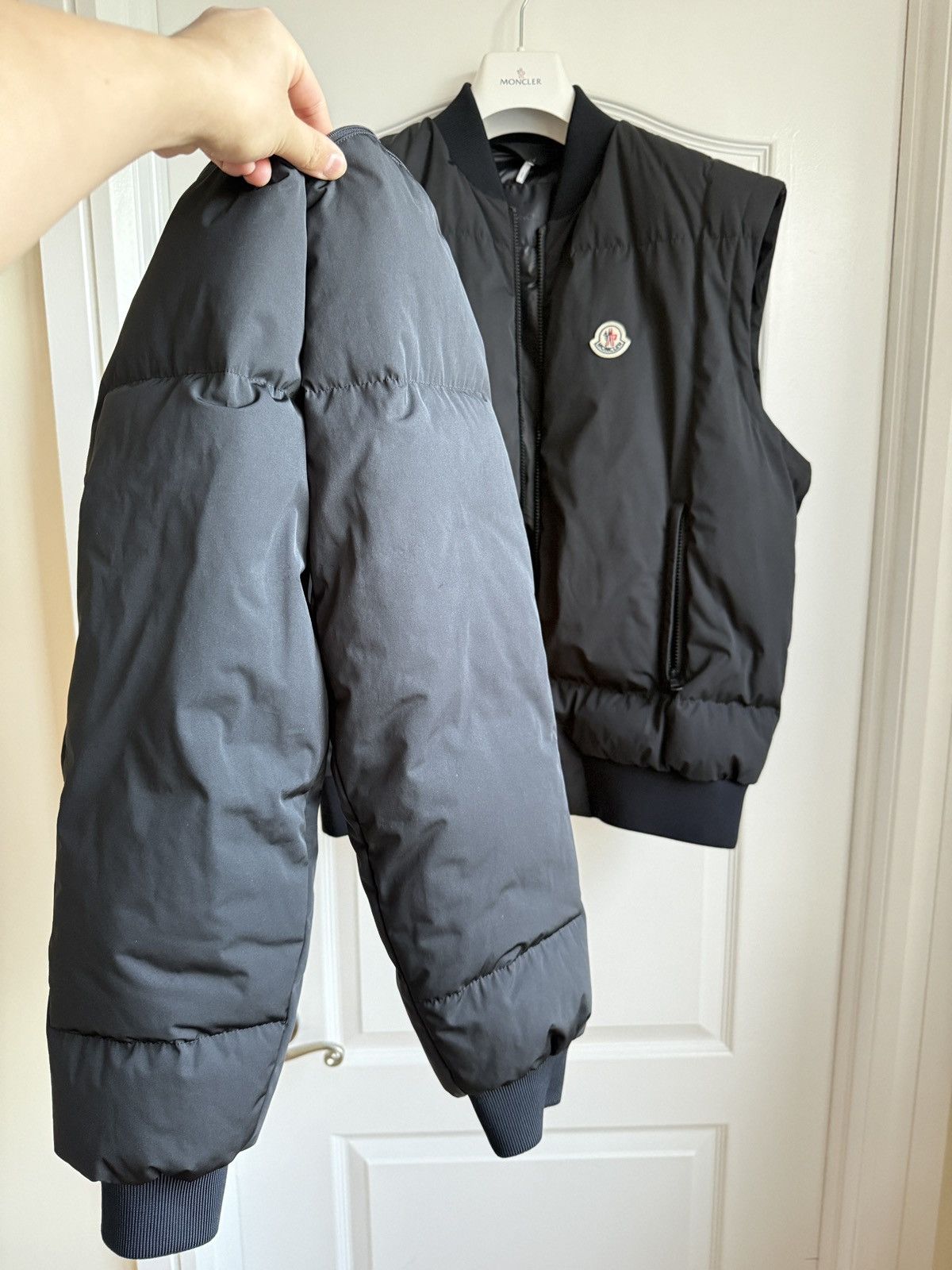 Moncler Moncler Taku Down Jacket - Zip-off sleeves BLK/Size L,3 Size US L / EU 52-54 / 3 - 21 Thumbnail