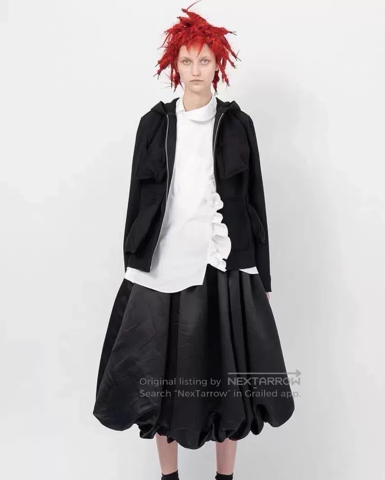 Comme des Garcons Comme des Garcons size M Satin bud skirt, balloon skirt Size 23" - 1 Thumbnail