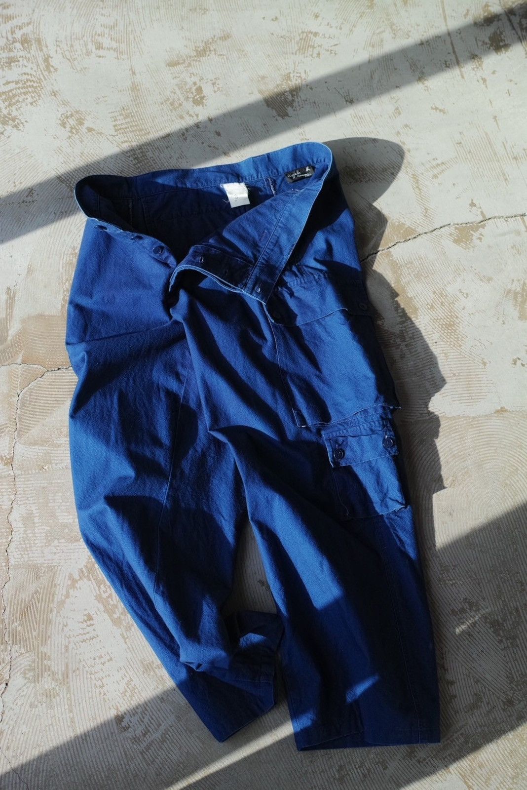 agnes b. agnes b Indigo Dyed Cargo Pants Size US 33 - 7 Thumbnail