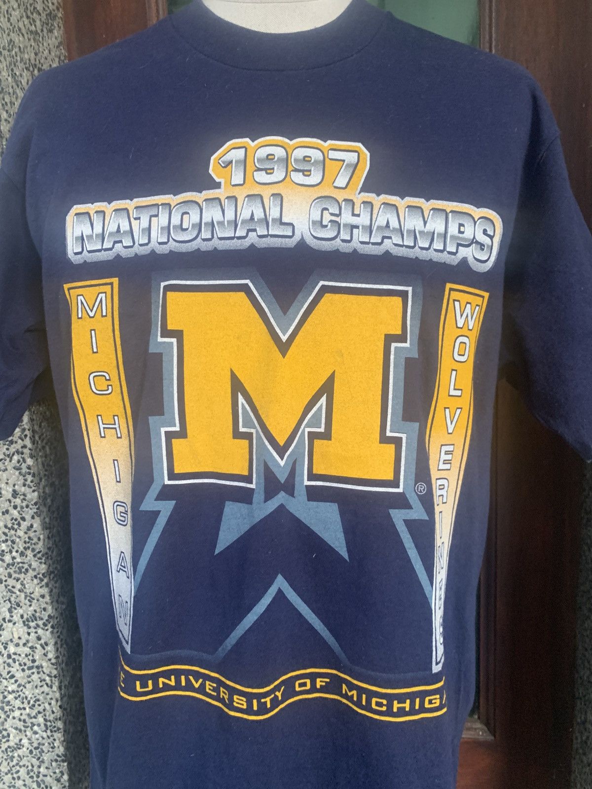 Vintage Vintage 1997 National Champ Machigan Wolverines Football Tee Size US L / EU 52-54 / 3 - 2 Thumbnail