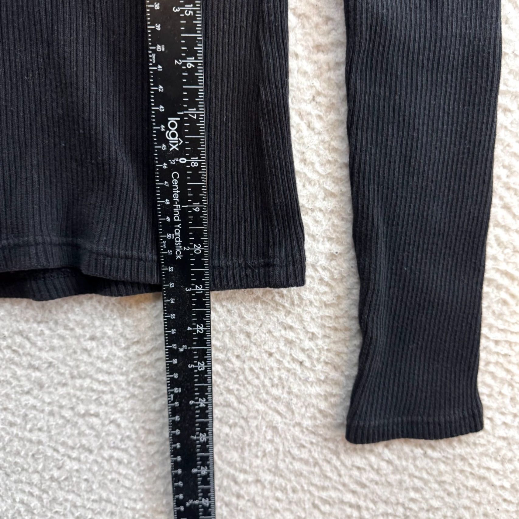 Old Navy VINTAGE Y2K Black Long Sleeve Shirt XS Small Rib Knit V-Neck Basic Minimalist Size S / US 4 / IT 40 - 5 Thumbnail