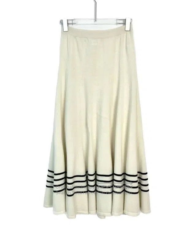 Chanel Chanel White Cotton Midi Skirt . Size 23" - 1 Thumbnail