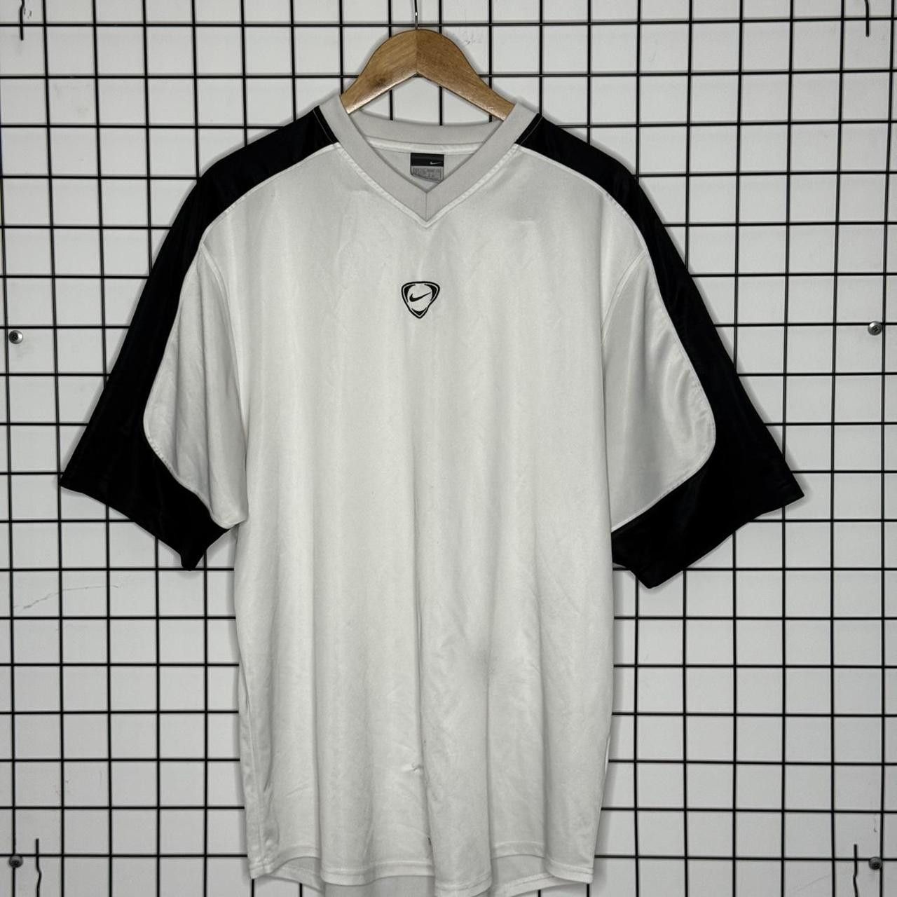 Nike Nike Center Swoosh T shirt Tee Black White Blokecore Size US M / EU 48-50 / 2 - 1 Thumbnail