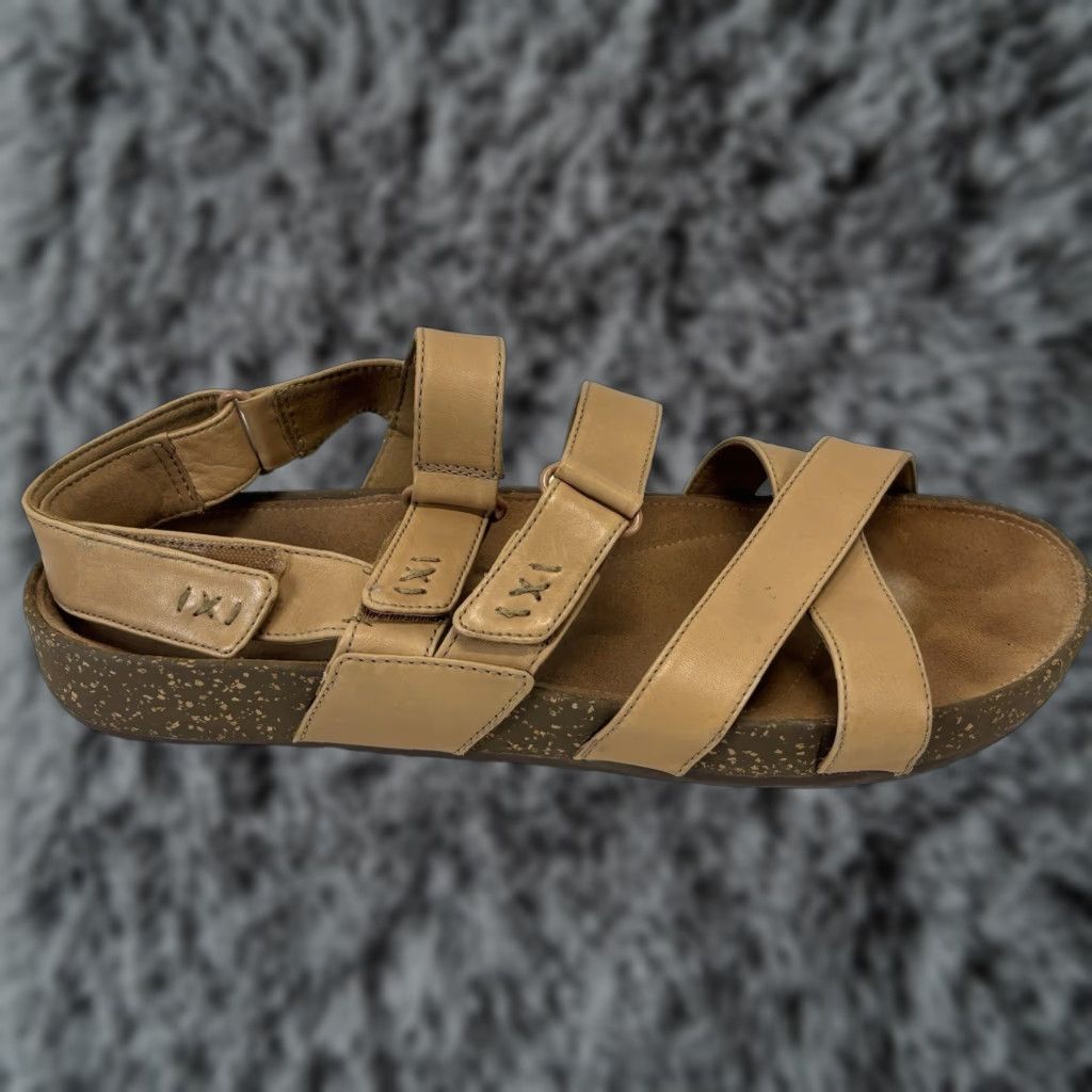 Clarks Vintage Clarks Rosilla Keene Nubuck Leather Sandals Women Flat Casual Brown Size 11M Size US 11 / IT 41 - 1 Thumbnail