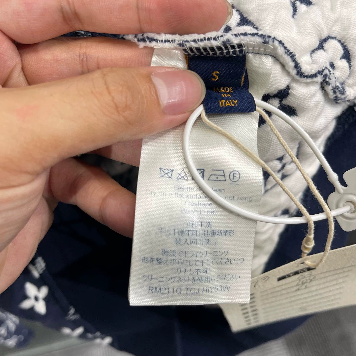 Louis Vuitton Louis Vuitton Jacquard Embossed All-Over Print Sweatshirt S Size US S / EU 44-46 / 1 - 5 Thumbnail