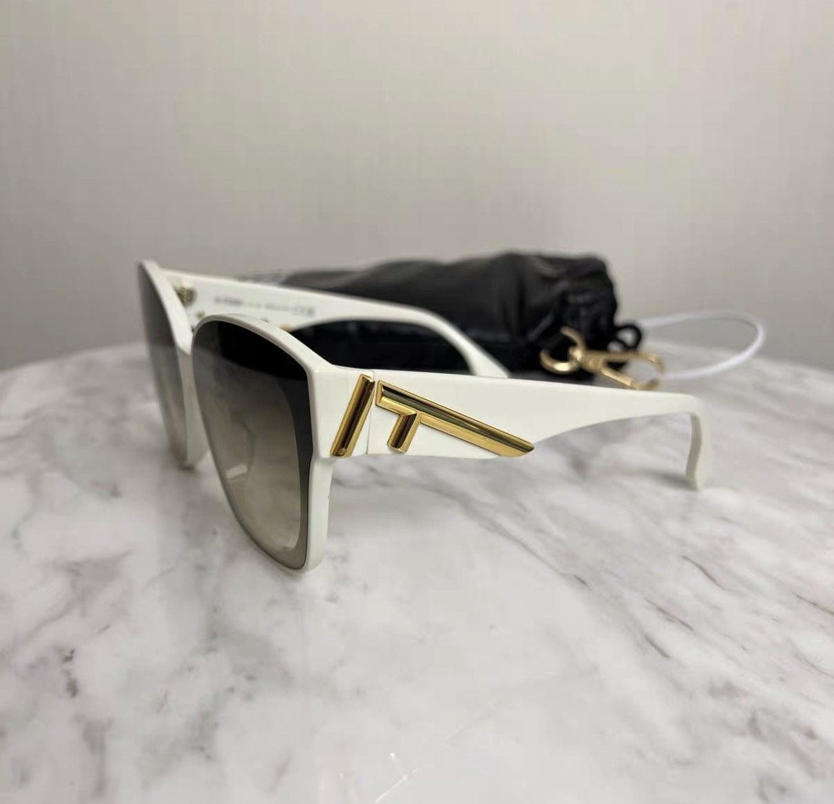 Fendi Fendi Logo Oval Sunglasses J42 Size ONE SIZE - 2 Thumbnail
