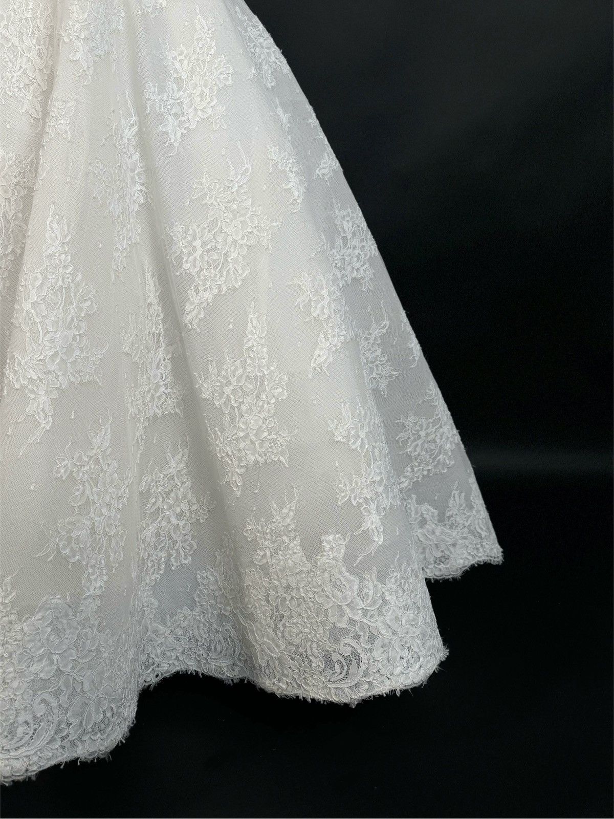 Other US 4-6 French Corded Lace Bridal Gown by Anna Augusta Size S / US 4 / IT 40 - 5 Thumbnail