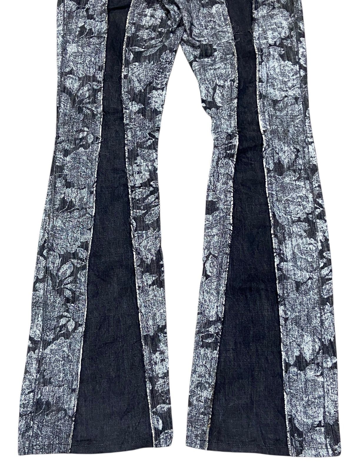 Tornado Mart 00’s 💥 Edge Rupert Flower Jeans Flared Pants Size US 29 - 3 Thumbnail
