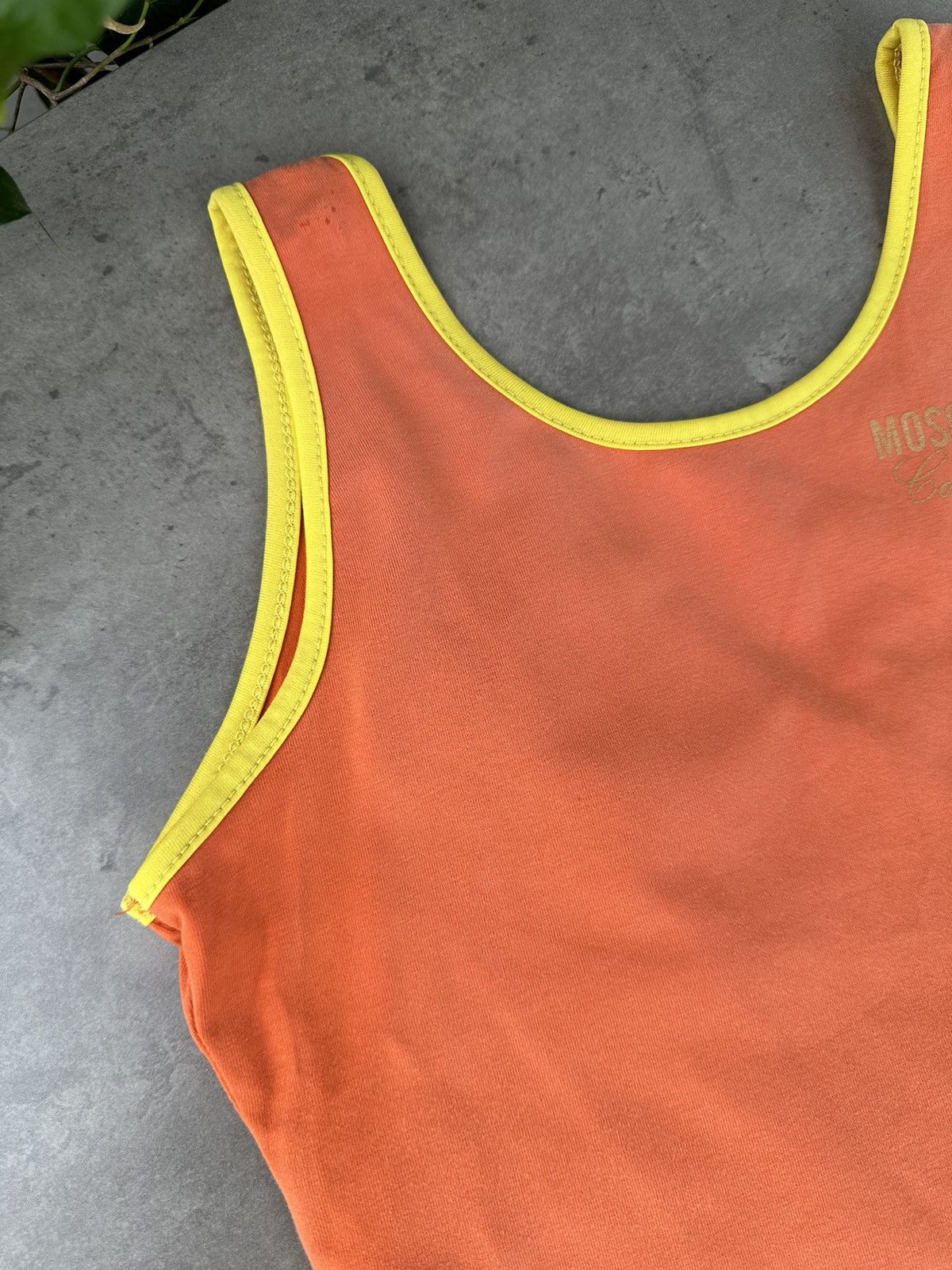 Japanese Brand Moschino Vintage Tank Top Size XS / US 0-2 / IT 36-38 - 2 Thumbnail