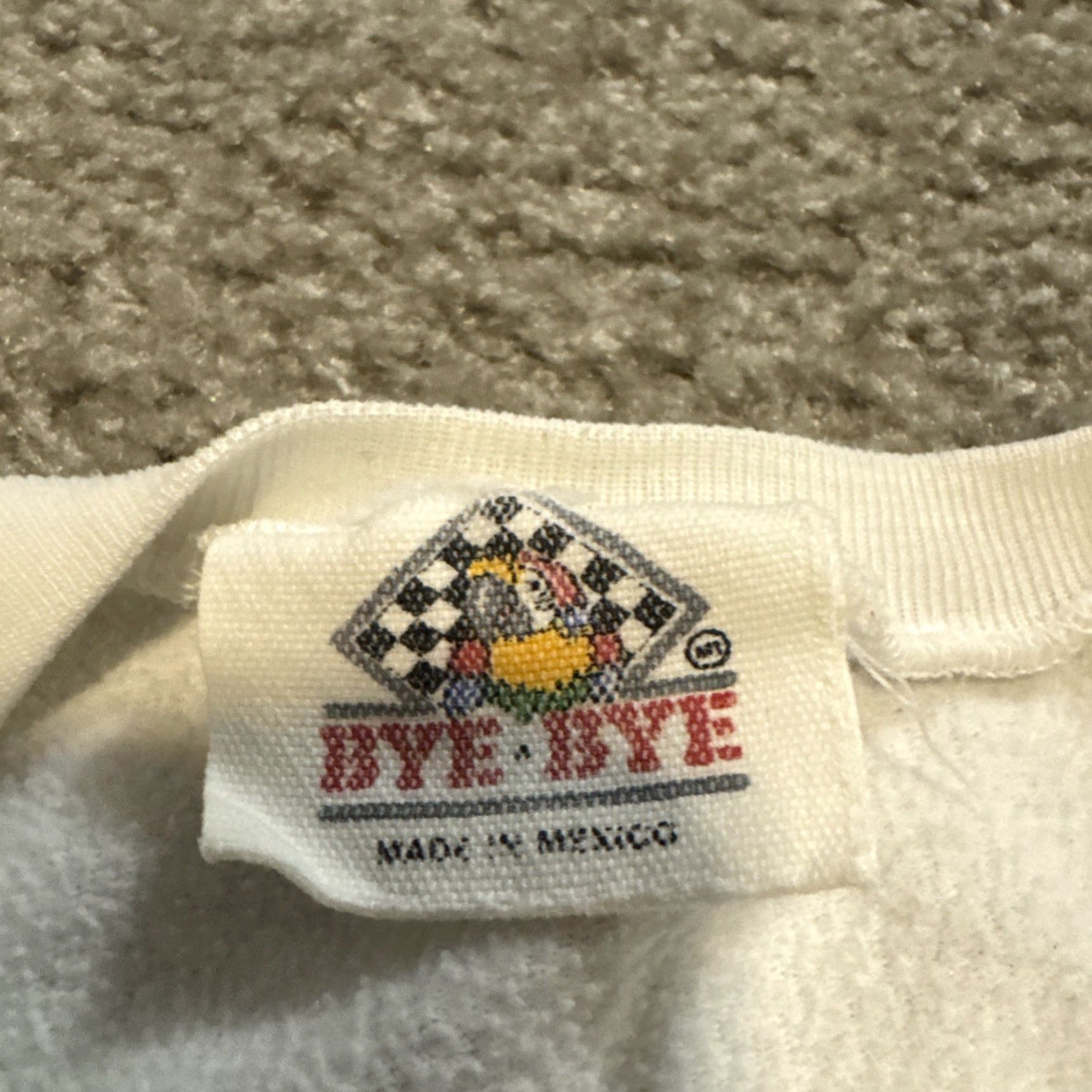 Vintage VINTAGE 1986 Acapulco Sun & Fun Mexico Beach Club Sweatshirt Large White Men Crewneck Pullover Sweatshirt Size US L / EU 52-54 / 3 - 6 Thumbnail