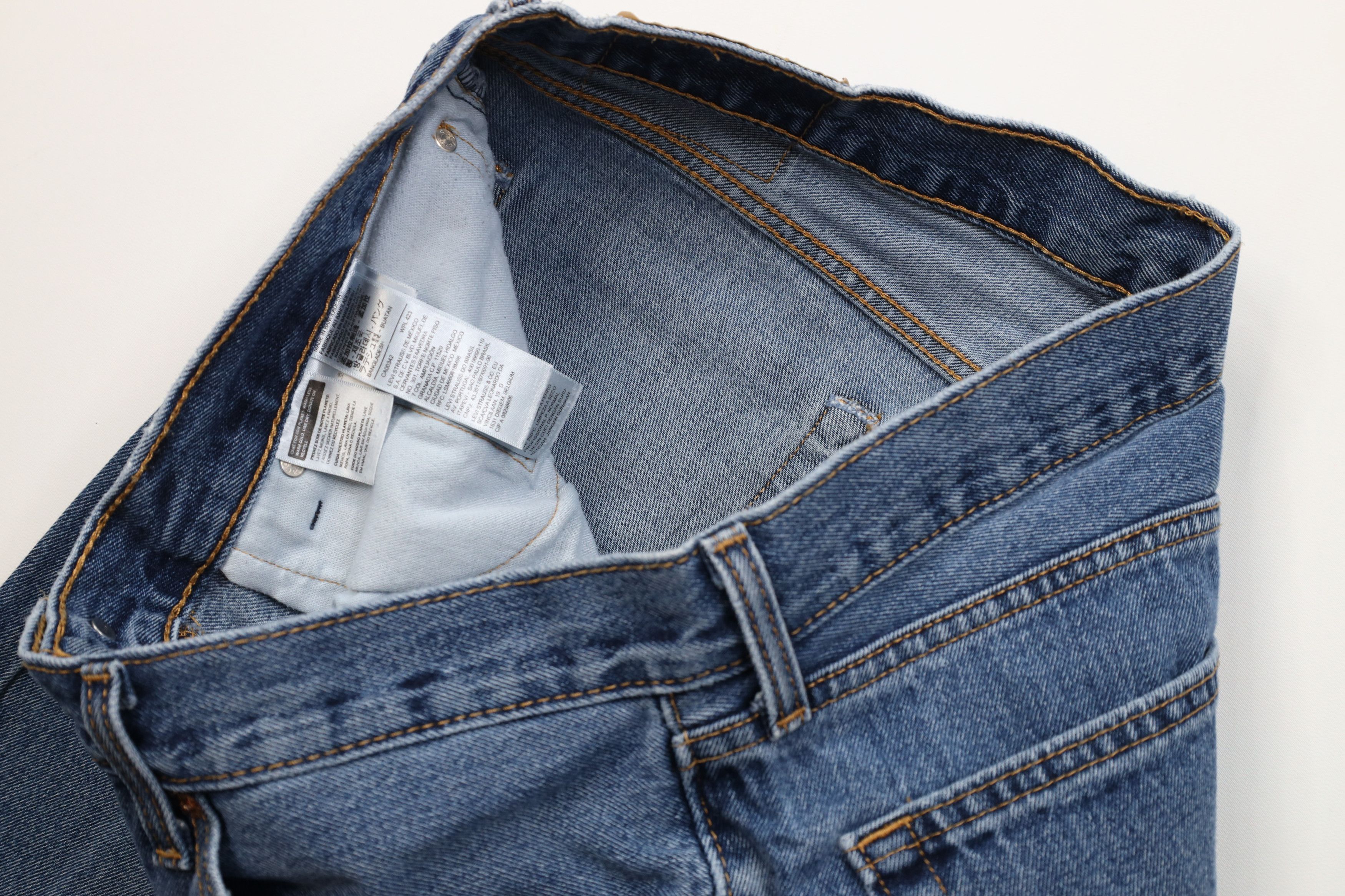 Levi's Vintage Y2K Levis 505 Regular Straight Leg Denim Jeans Size US 36 / EU 52 - 8 Thumbnail