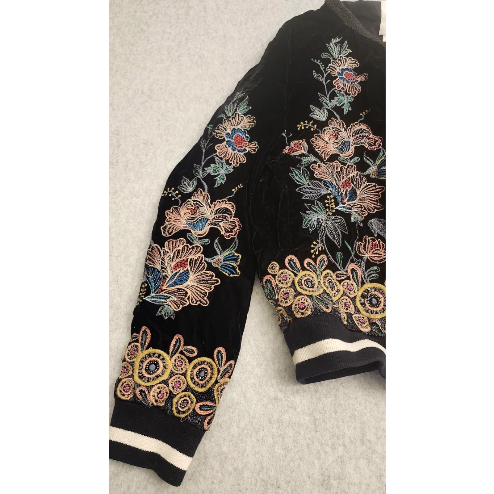 Anthropologie VINTAGE Elevenses Jacket Womens S Black Velvet Embroidered Bomber Size S / US 4 / IT 40 - 5 Thumbnail